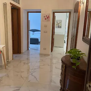 Flowers In Apartamento